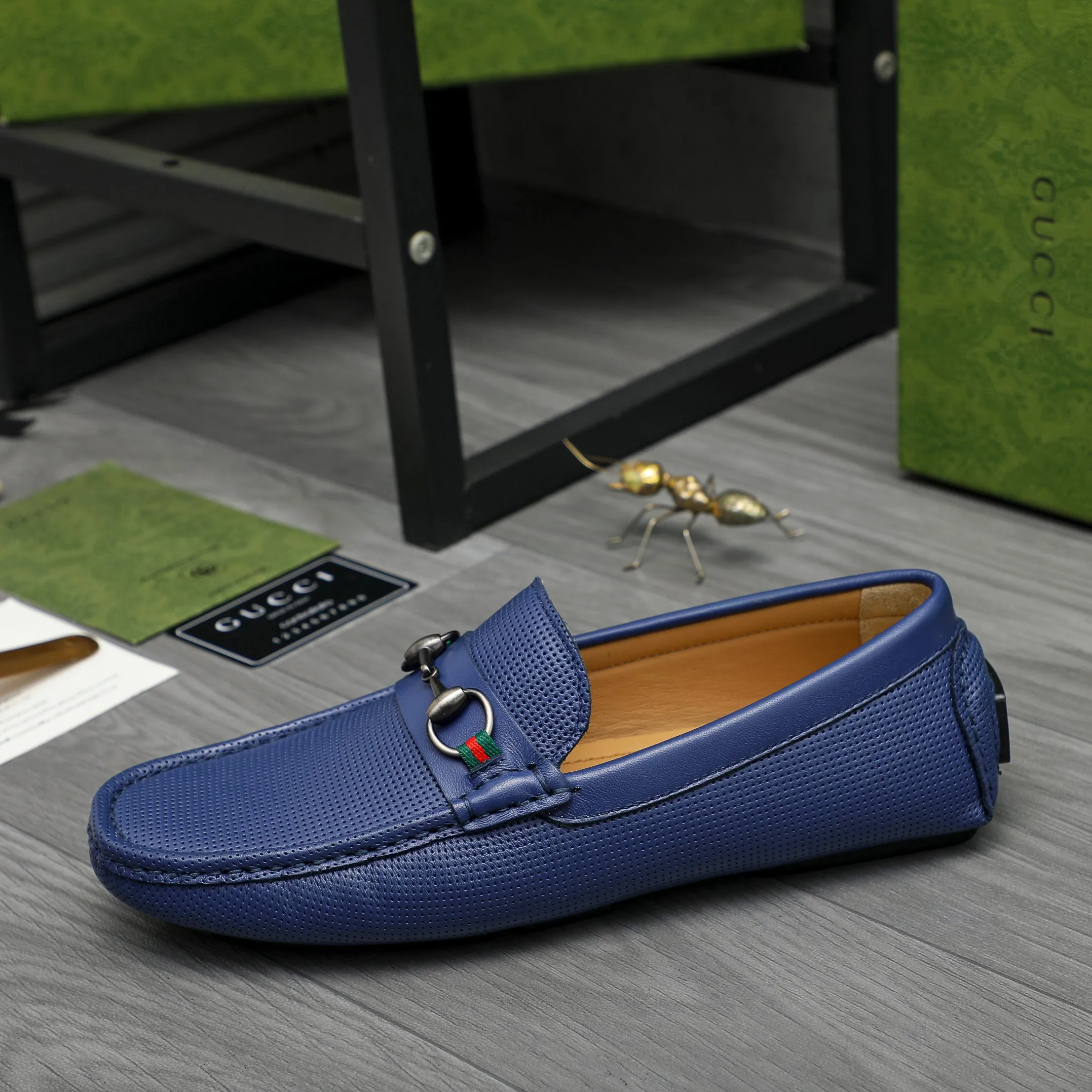 Men's shoes 💰p420 Product trademark: GUCCI (Gucci) casual slip-on men's shoes Regular size: 38-44 Product materials: Selected hollow cowhide upper, sheepskin lining, rubber outsole